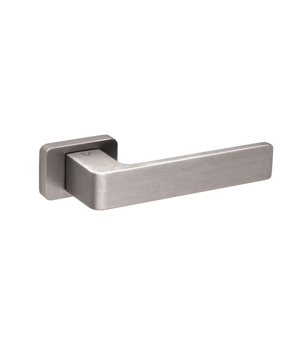 Tirador de puerta en zamak BRAVO tirador de diseño