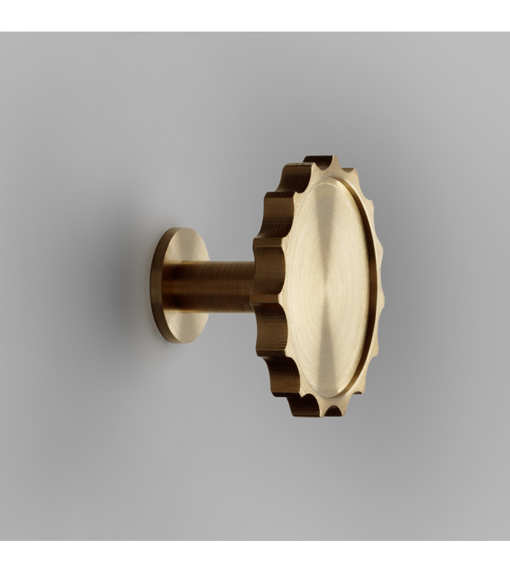 Percha de pared latón Lexi - tirador de diseño