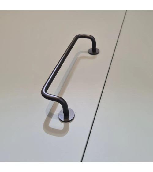 Tirador de mueble negro AVA tirador de diseño