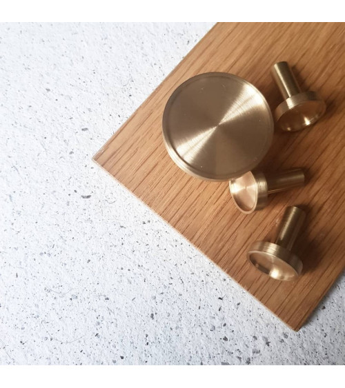Botón de mueble de latón INA tirador de diseño