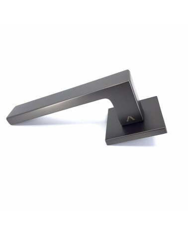 Tirador de puerta de zamak WARNA diseño vista de perfil