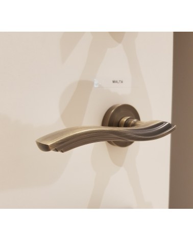 Tirador de puerta retro de aluminio DOM Malta redondo - tirador de diseño