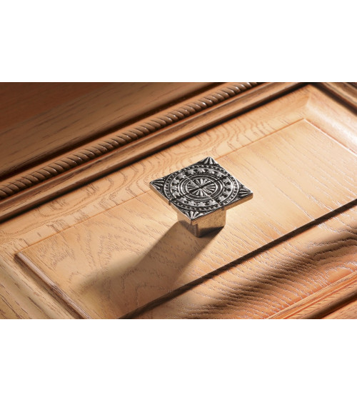 Botón de mueble pátina sobre latón SPARTA tirador de diseño