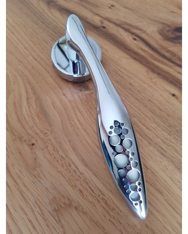 Tirador de puerta brillante Morfeo R con llave I - ferretería de diseño