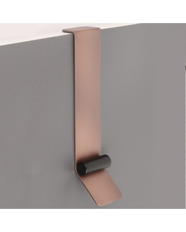 Tirador de mueble cobre envejecido/negro mate TORN diseño montado en un mueble