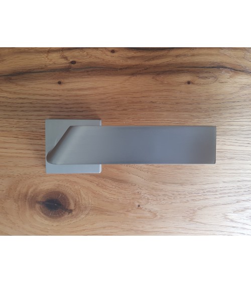 Manilla Buzz QR con roseta llave I - herraje de diseño