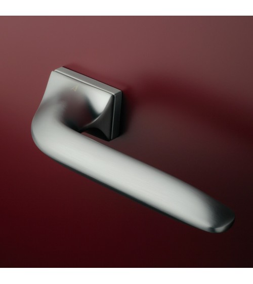 Tirador de puerta cromo satinado GLADIOLA tirador de diseño