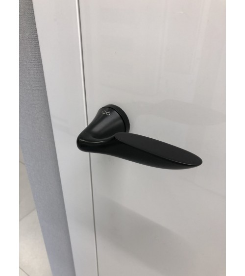 Tirador de puerta negro DOUCE tirador de diseño