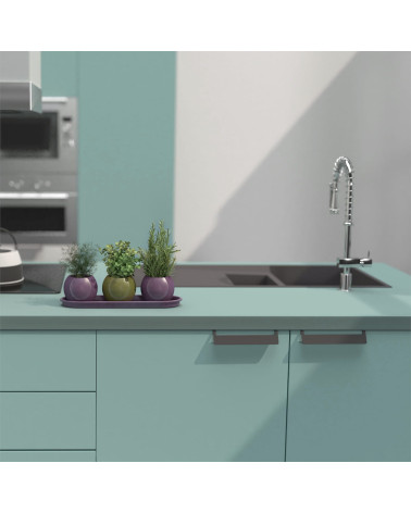 Tirador de mueble antracita PRATO-2 tirador de diseño montado en un mueble de cocina