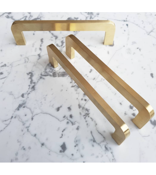 Tirador de mueble en latón cepillado ISA diseño