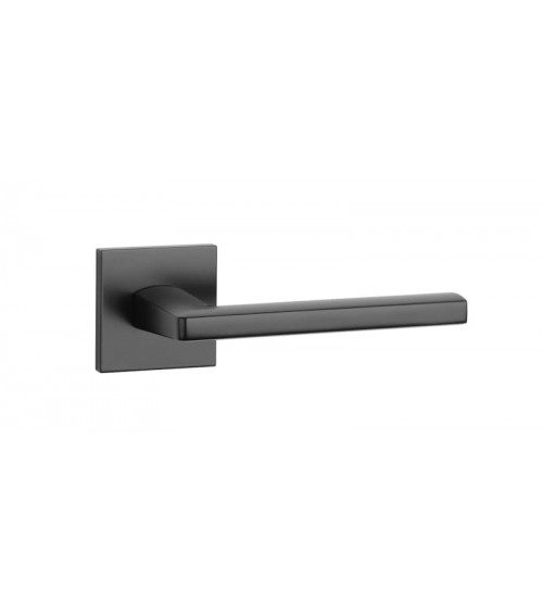 Tirador de puerta negro PYROLA ferretería de diseño