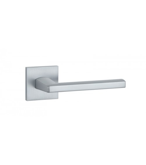 Tirador de puerta cromo satinado PYROLA ferretería decorativa