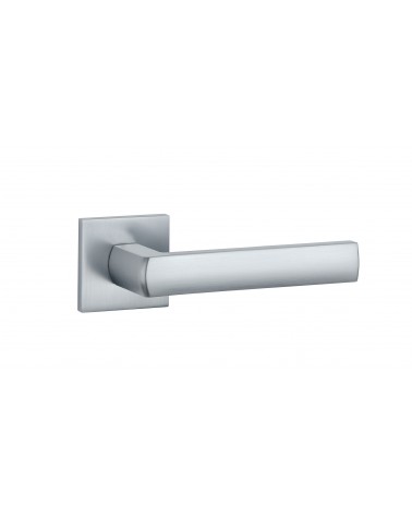 Tirador de puerta cromo satinado HOSTA herrajes design