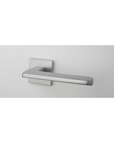 Tirador de puerta cromo satinado YUKA ferretería decorativa vista inferior