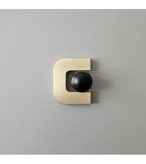 Tirador de mueble oro pulido ISA XS tirador de diseño