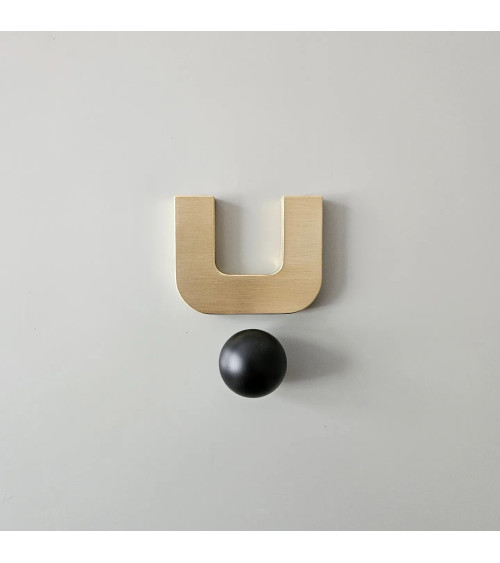 Tirador de mueble oro pulido ISA XS tirador de diseño