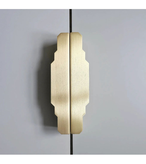 Tirador de mueble en latón cepillado Karla Edge tirador para dormitorio