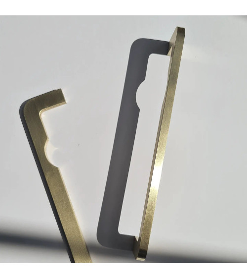 Tirador de mueble en latón ISA DOT tirador de diseño