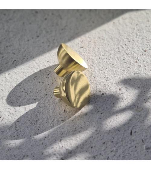 Botón de mueble dorado pulido LUNA M tirador de diseño