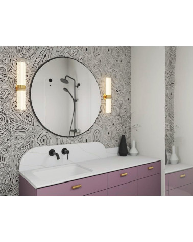 Tirador de mueble de latón SIV M diseño instalado en un mueble de baño
