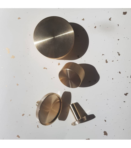 Botón de mueble de latón VERA S tirador de diseño