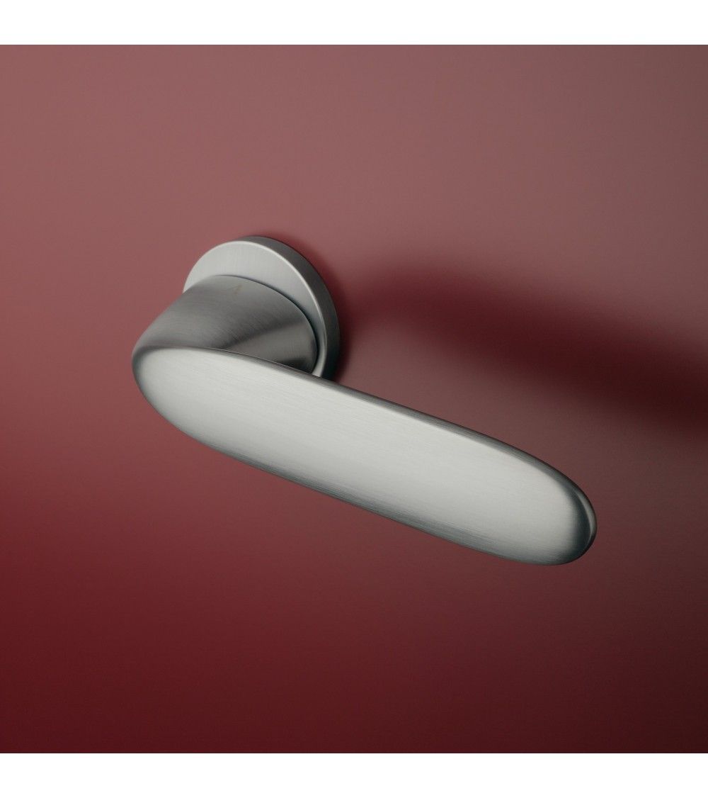 Tirador de puerta cromo satinado PEONIA tirador de diseño