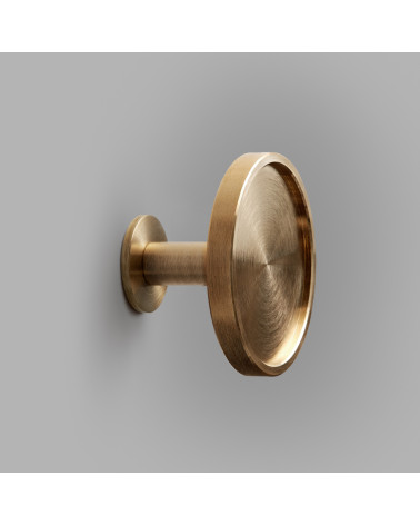 Percha de pared de latón Ina L