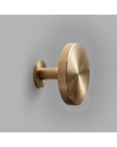 Percha de pared de latón NENA L