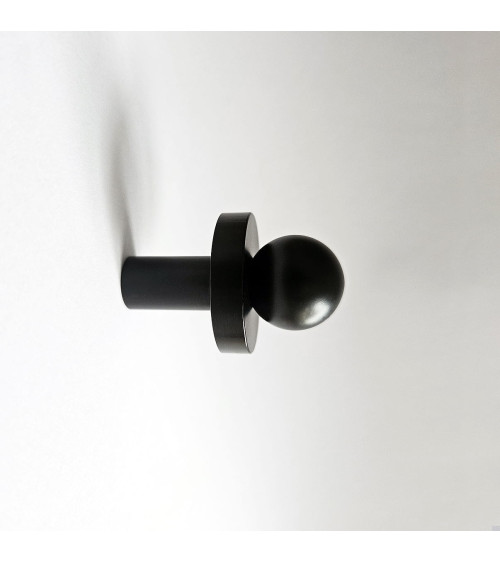 Percha de pared de latón POLA negro