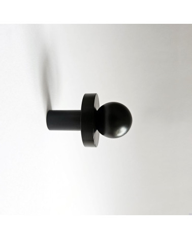 Percha de pared de latón POLA negro