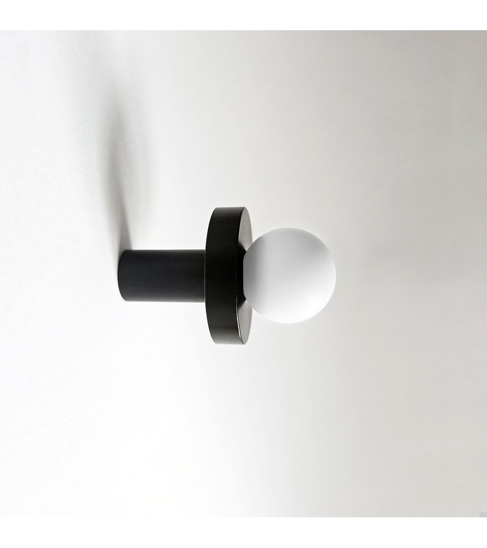 Percha de pared de latón POLA negro y blanco