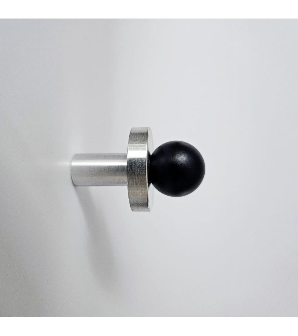 Perchero de pared de latón POLA acero inoxidable y negro