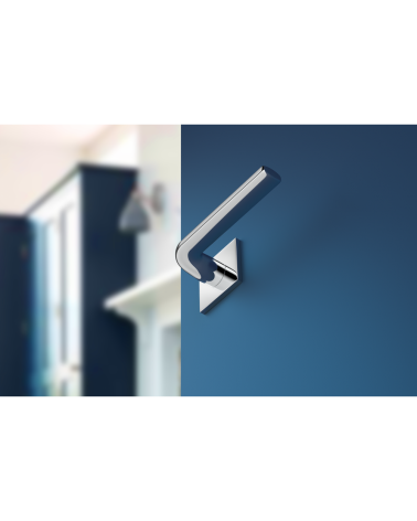 Tirador de puerta cromo pulido Scandi slim tirador de diseño vista inferior montada en una puerta