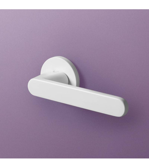 Tirador de puerta blanco Nesh herraje de diseño