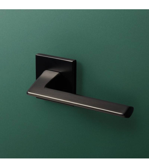 Manilla de puerta negra EVER diseño de manilla
