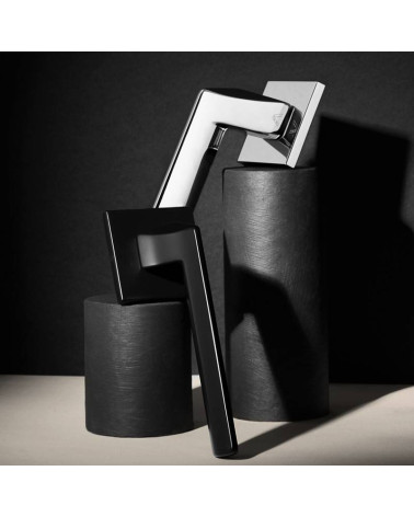 Manilla de Puerta Cromo Pulido Sofisticada y Luminosa - Modelo EVER