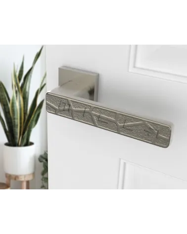 Manilla de puerta en zamak Volare diseño vista inclinada