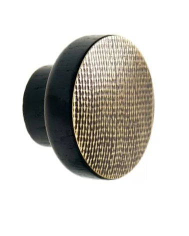 Tirador de mueble en madera lacada en negro latón