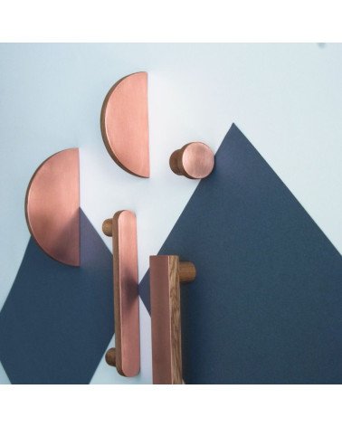 Tirador de mueble circular de madera y cobre