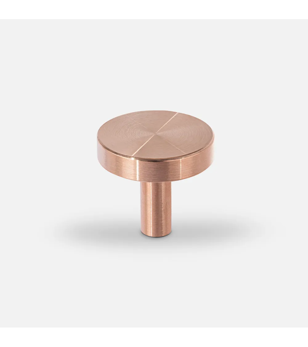 Botón de mueble en latón NENA M diseño
