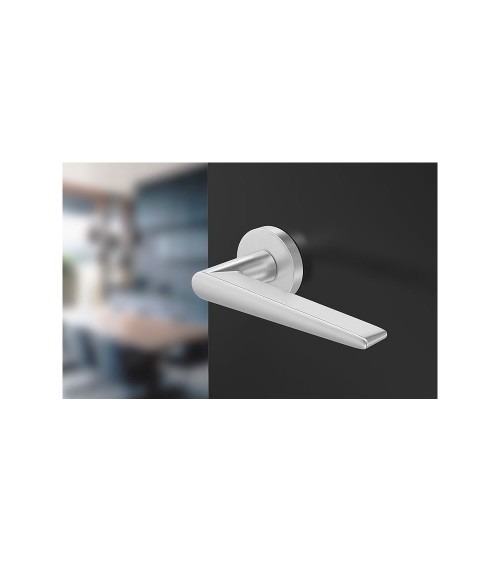 Manecilla de puerta cromo satinado Arrow herraje design