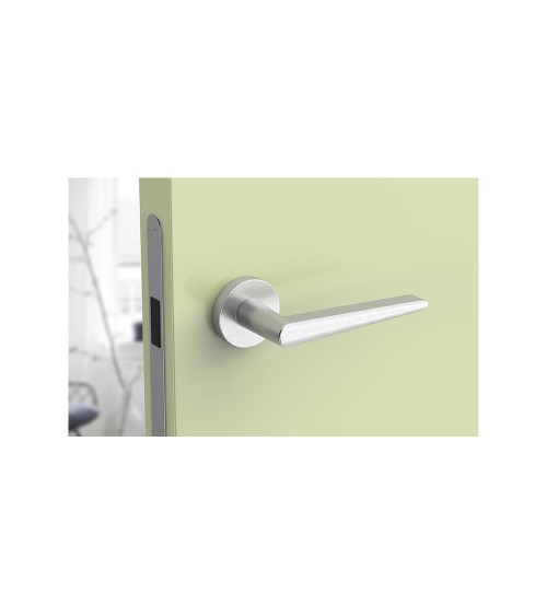 Manecilla de puerta cromo satinado Arrow herraje design