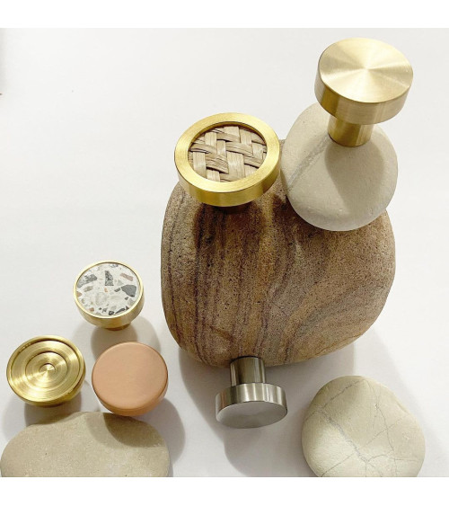 Botón de mueble en latón 02 tirador de diseño