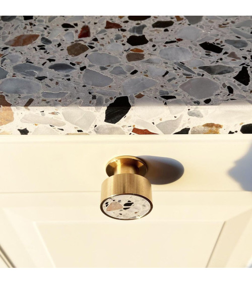 Botón de mueble en latón y Terrazzo tirador de diseño