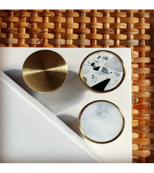 Botón de mueble en latón y Terrazzo tirador de diseño