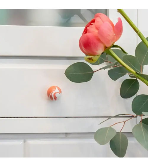 Botón de mueble en madera de haya rojo cereza tirador de diseño