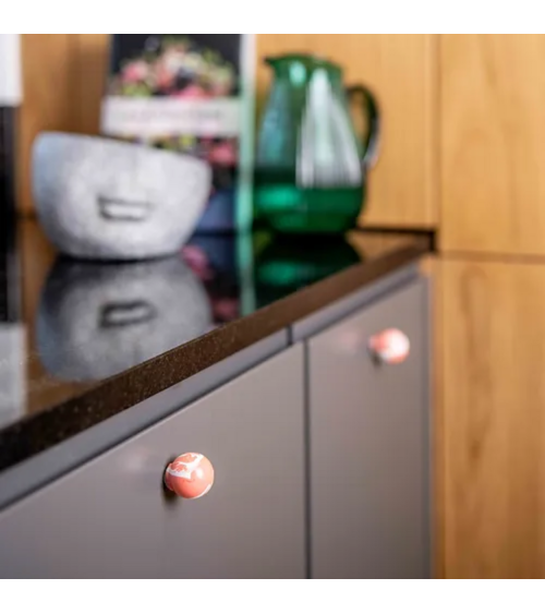 Botón de mueble en madera de haya rojo cereza tirador de diseño