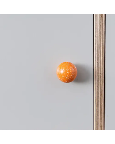 Botón de mueble de madera de haya naranja/blanco Mezcla diseño de tirador fijado en un mueble