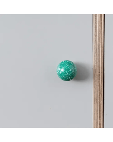 Botón de mueble de madera de haya verde/blanco Mezcla diseño de tirador fijado en un mueble