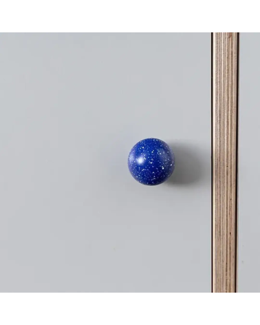 Botón de mueble de madera de haya Azul oscuro/blanco Mezcla diseño de tirador fijado en un mueble